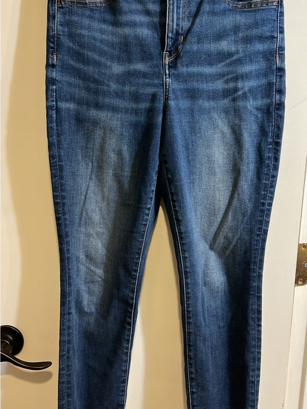 American Eagle Outfitters Women's Skinny Jeans in Dark Blue Wash